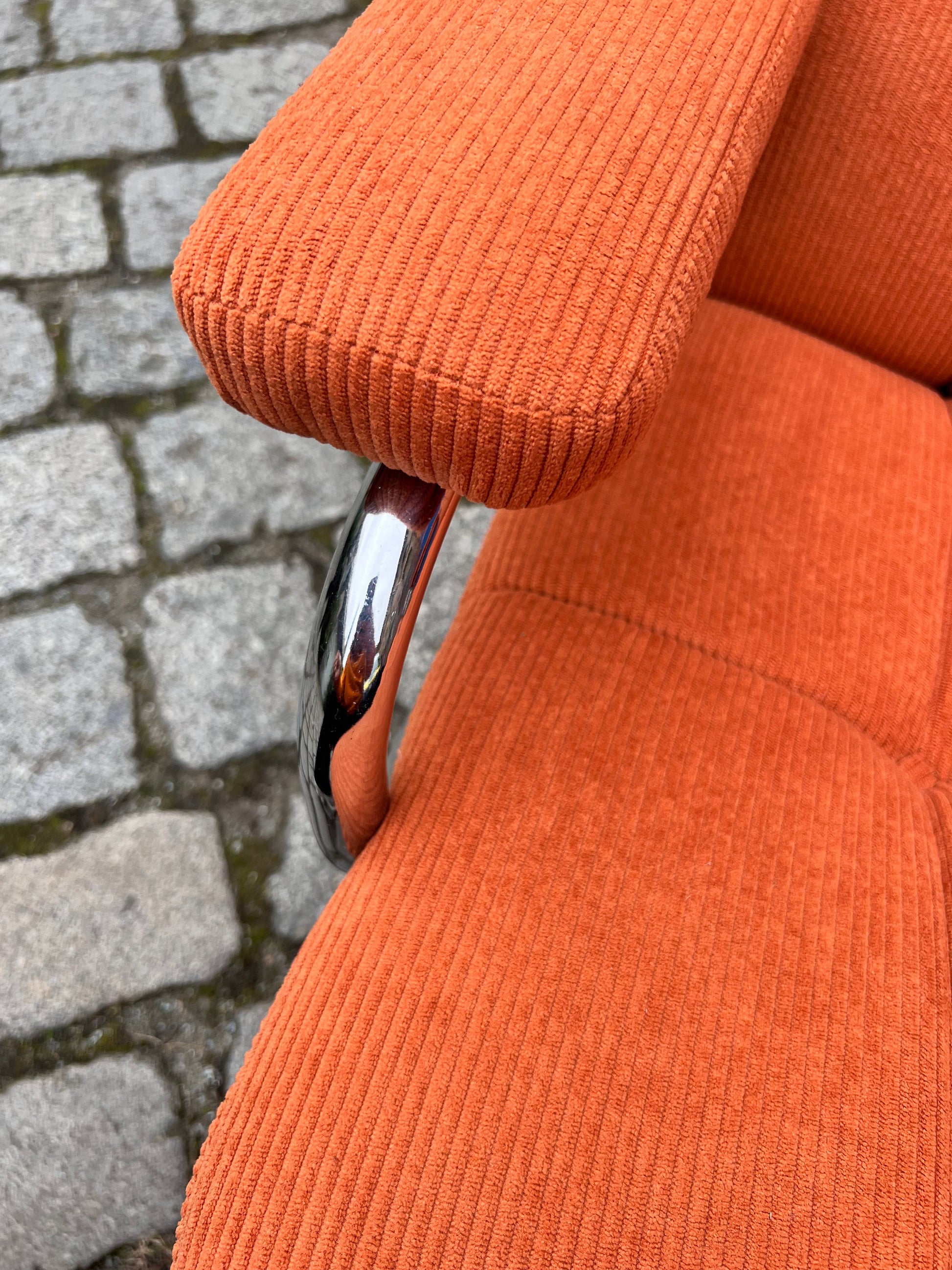 Sessel orange Cord Chrom mit Ottomane von pol international