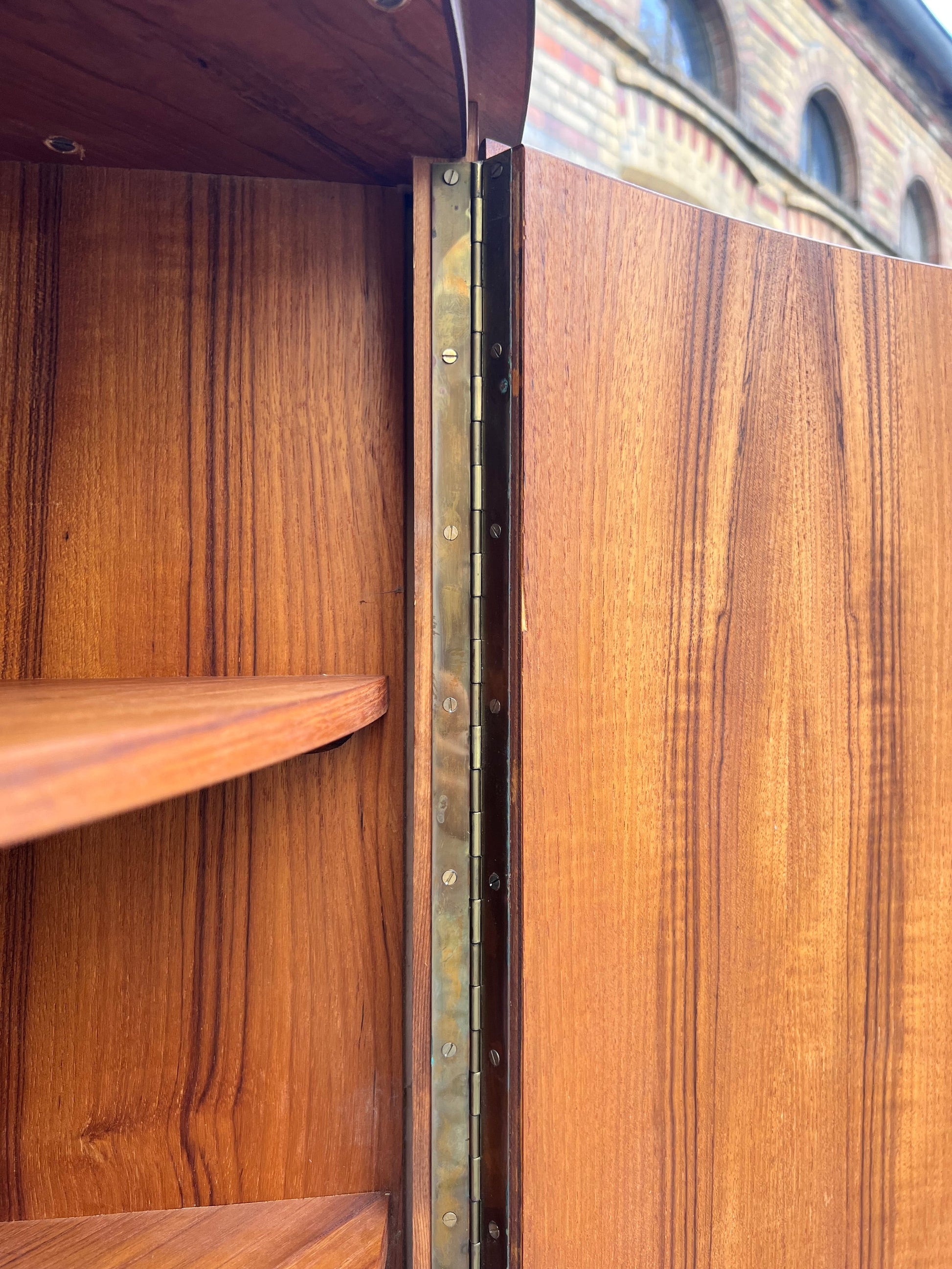 Vintage Eckschrank Teak mit Schloss aus Dänemark