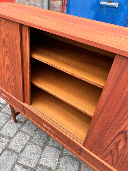 Buffet haut vintage en teck du Danemark