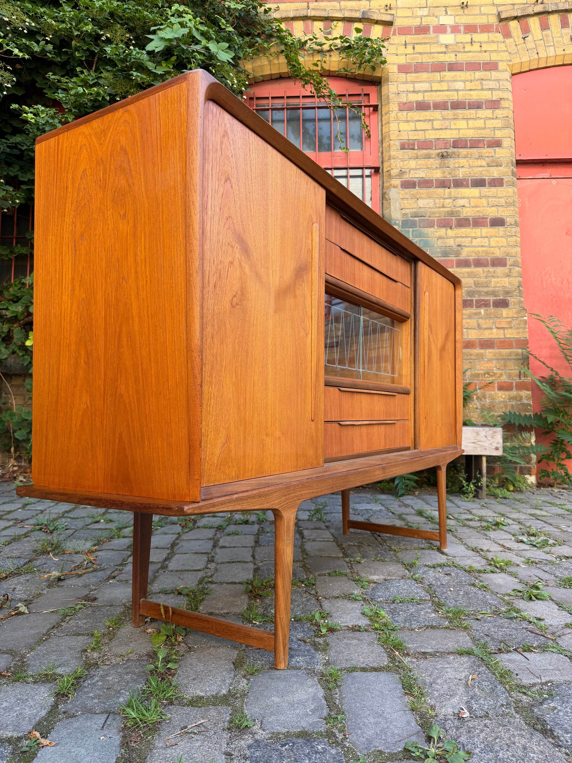 Vintage Highboard Teak mit Vitrine und Minibar aus Dänemark