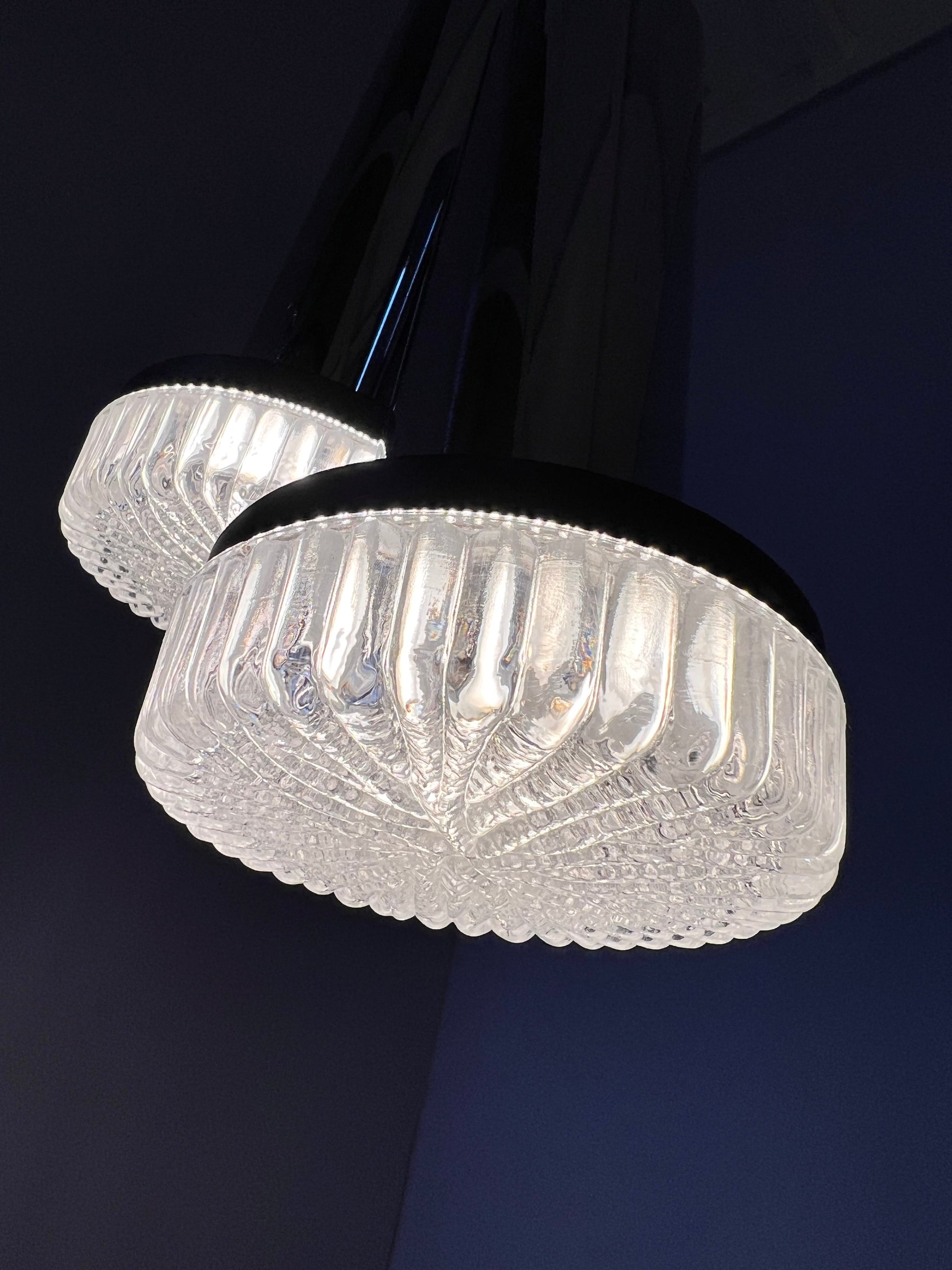 Vintage Hängelampe Chrom und Eisglas von Kaiser Leuchten