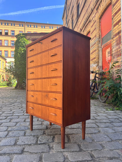 Vintage Teak Kommode mit Muschelgriffen aus Dänemark, 60er Jahre