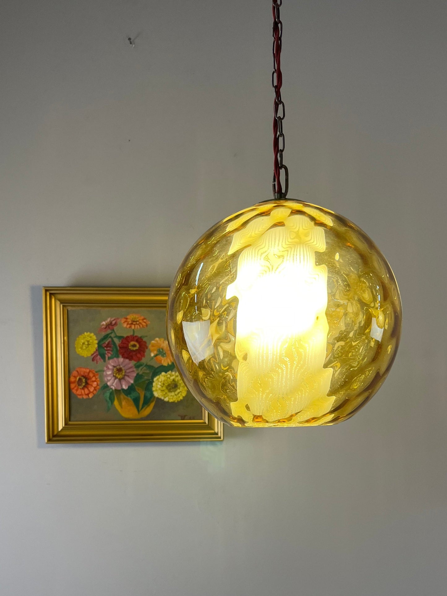 Kugellampe gelb Glas mit Kette aus Dänemark