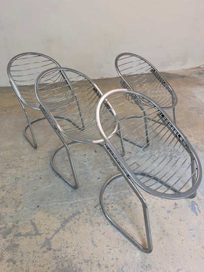 Fauteuil cantilever "Egg Chair" de Gastone Rinaldi avec fourrure
