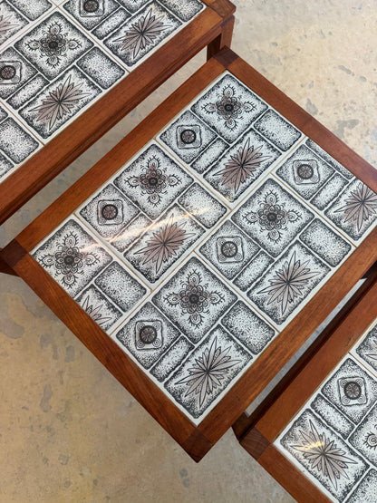 Set von 3 Vintage Satztisch Teak und Fliesen aus Dänemark