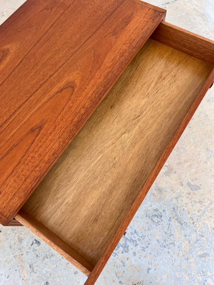 Vintage Kommode aus Teak mit neuen Chromfüßen von H. W. Klein für Bramin