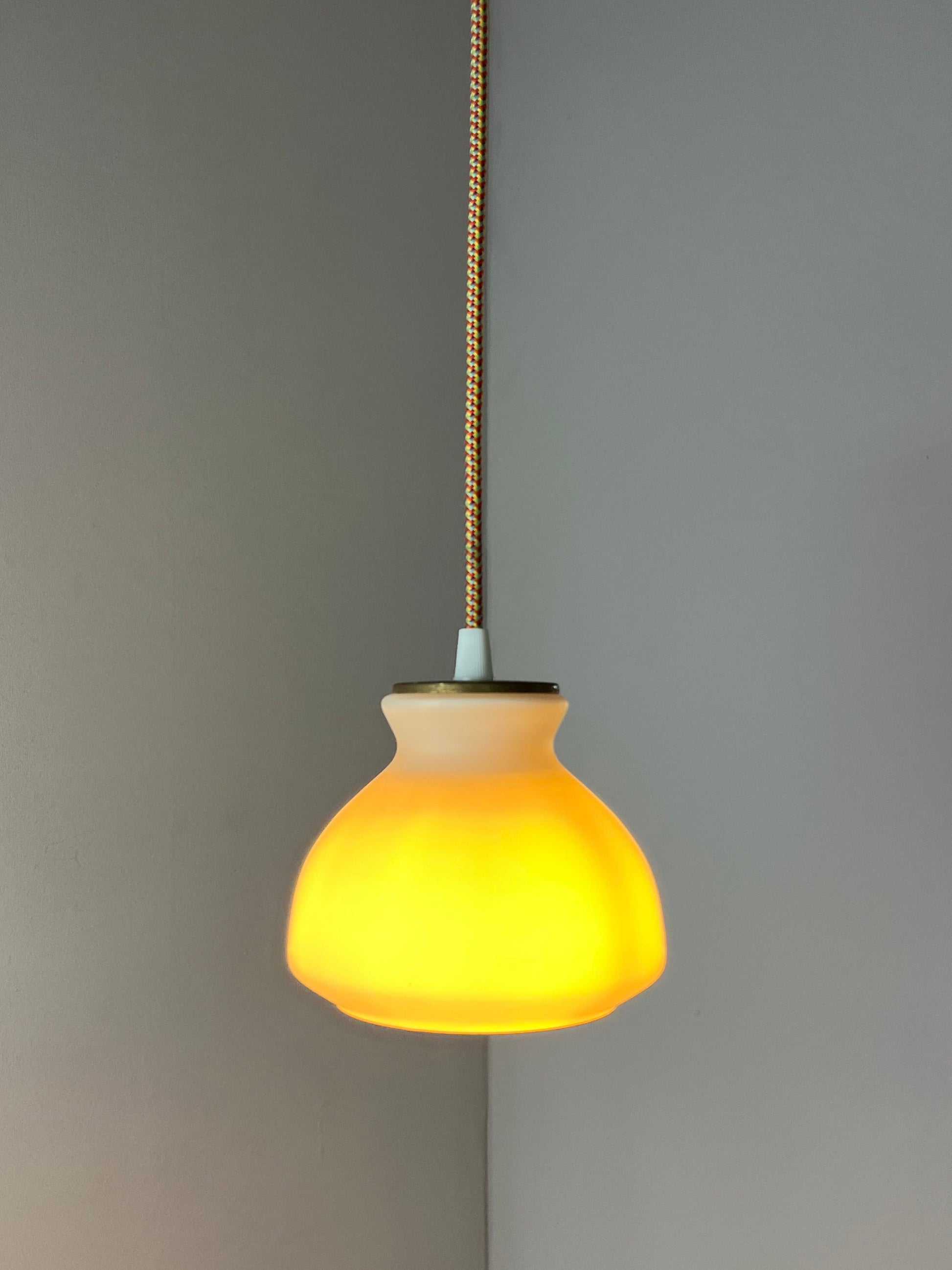 Vintage Hängelampe von Holmegaard aus weißem Glas