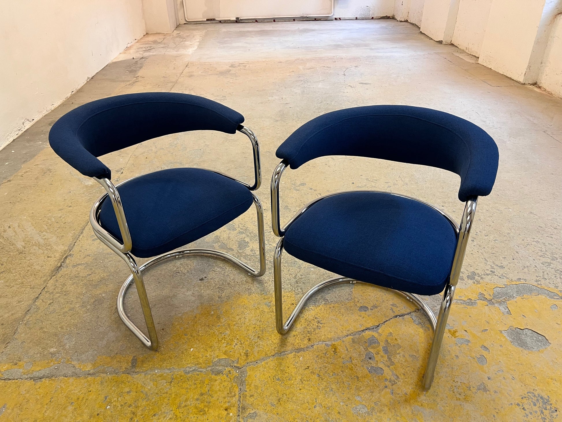 Vintage Freischwinger blau Chrom von unbekannt für unbekannt, neu gepolstert