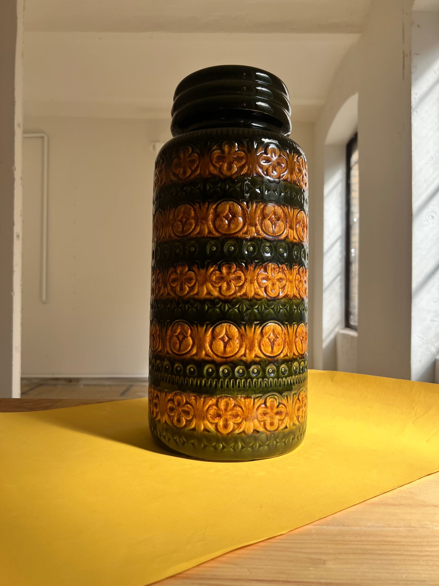 Vintage floor vase 289-47 green yellow by Scheurich West Germany