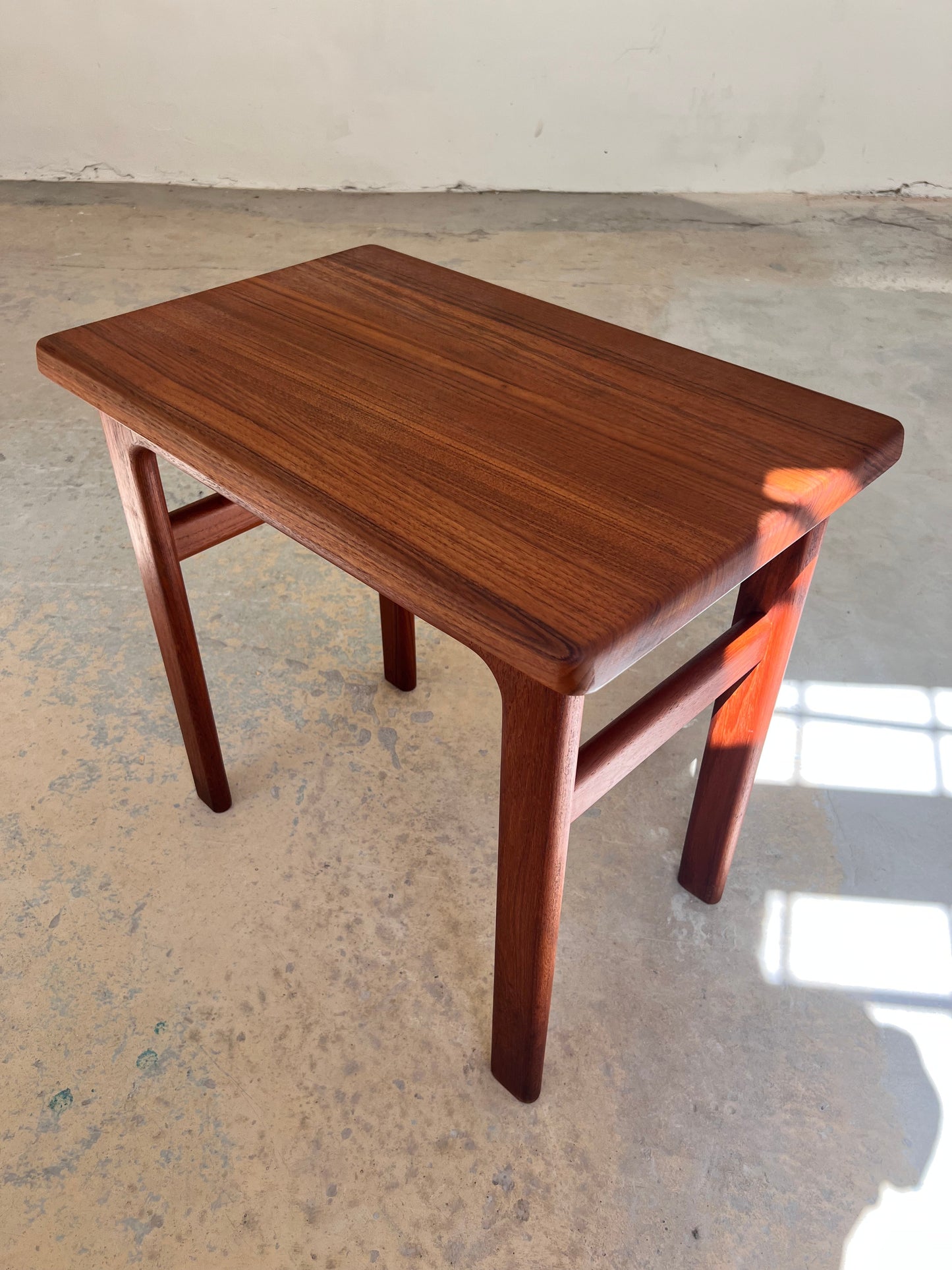 Vintage Beistelltisch Teak von Niels Bach