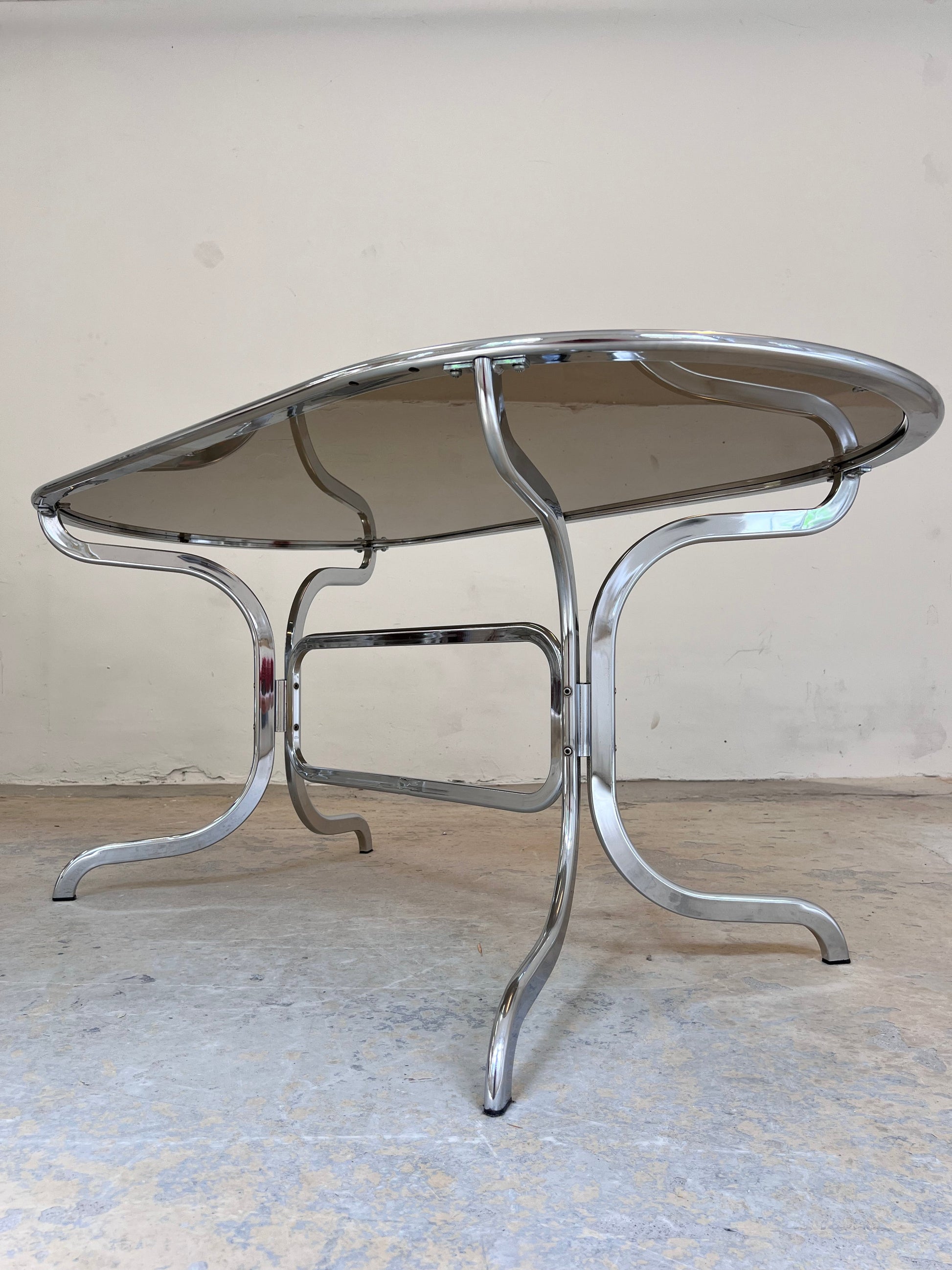Vintage Ovaler Esstisch Chrom und Rauchglas von Gastone Rinaldi für Rima