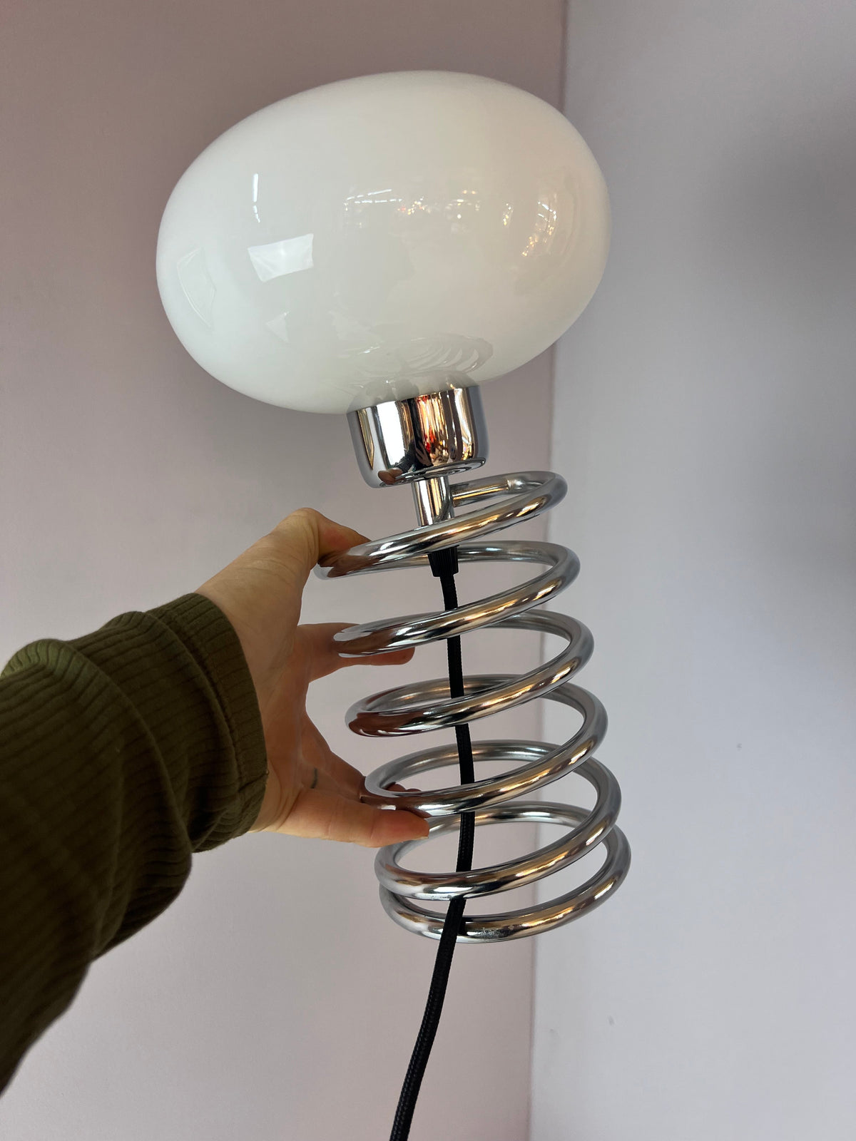 Spiral-Tischlampe Glas und Chrom von Ingo Maurer für HONSEL