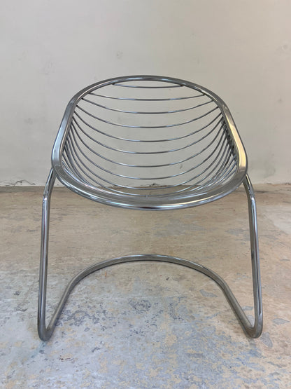Vintage Freischwinger "Egg Chair" von Gastone Rinaldi mit Fell
