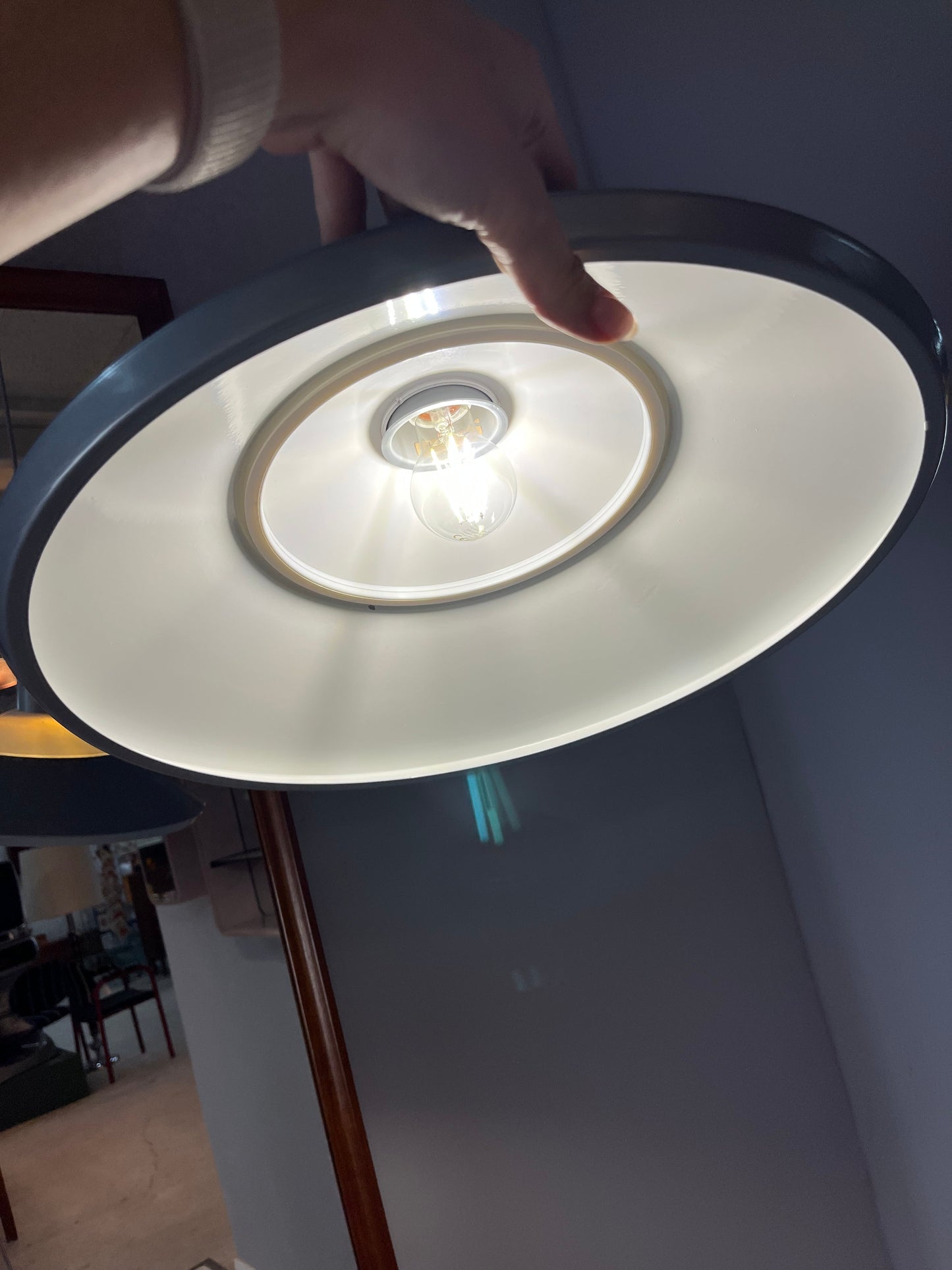 Suspension vintage modèle 118564 gris blanc par Louis Poulsen