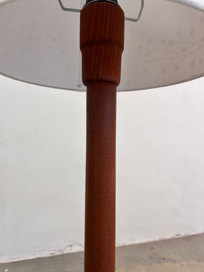 Vintage Stehlampe Teak mit verziertem Stoffschirm aus Dänemark