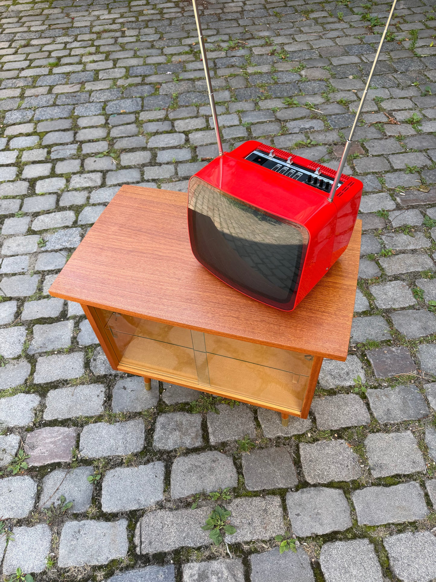 Vintage Fernsehvitrine Sapelli-Mahagoni mit Drehplatte, 60er Jahre