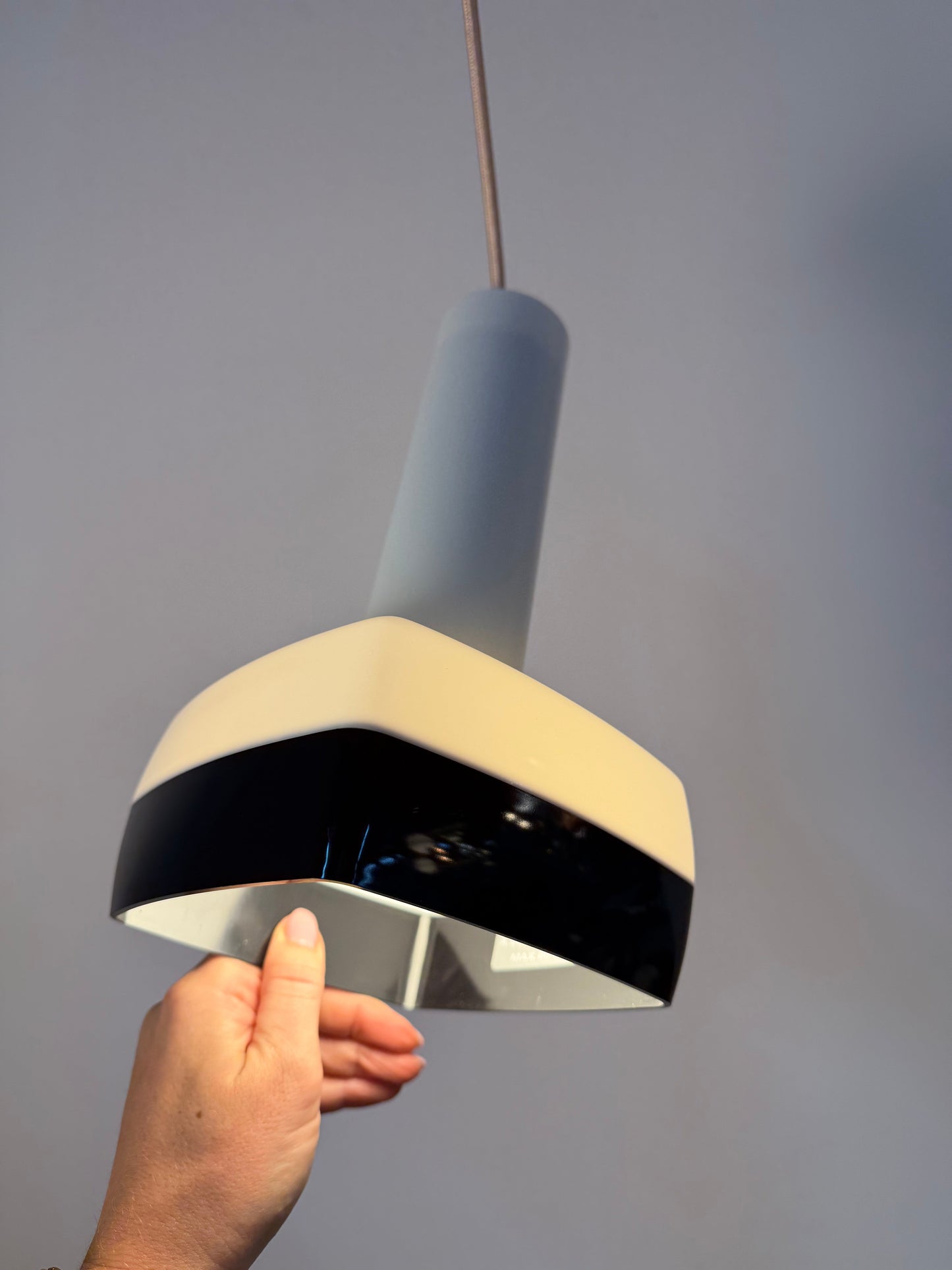 Vintage Hängelampe von Bent Karlby für Schrøder-Kemi, schwarz-weiß