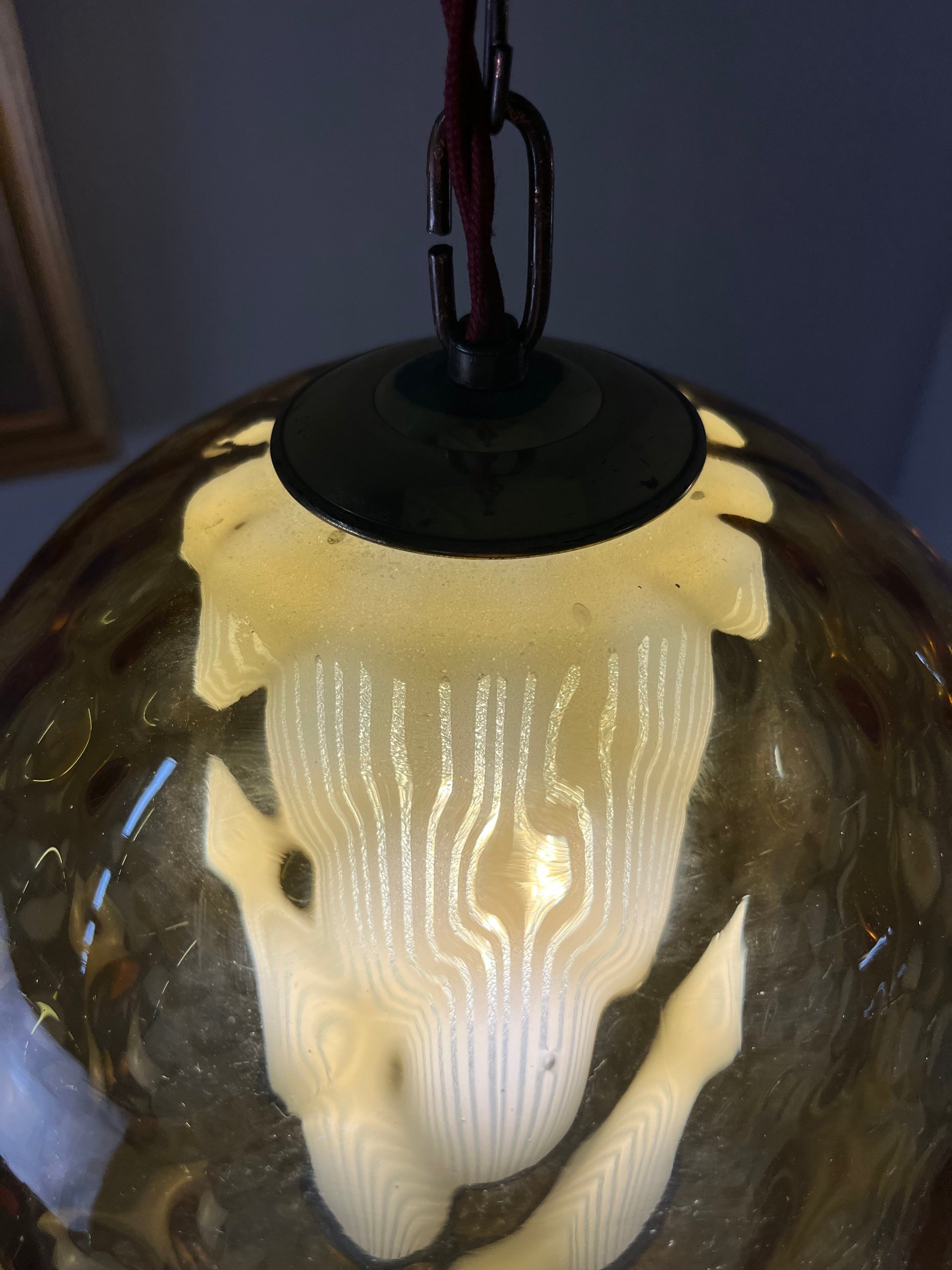 Kugellampe gelb Glas mit Kette aus Dänemark