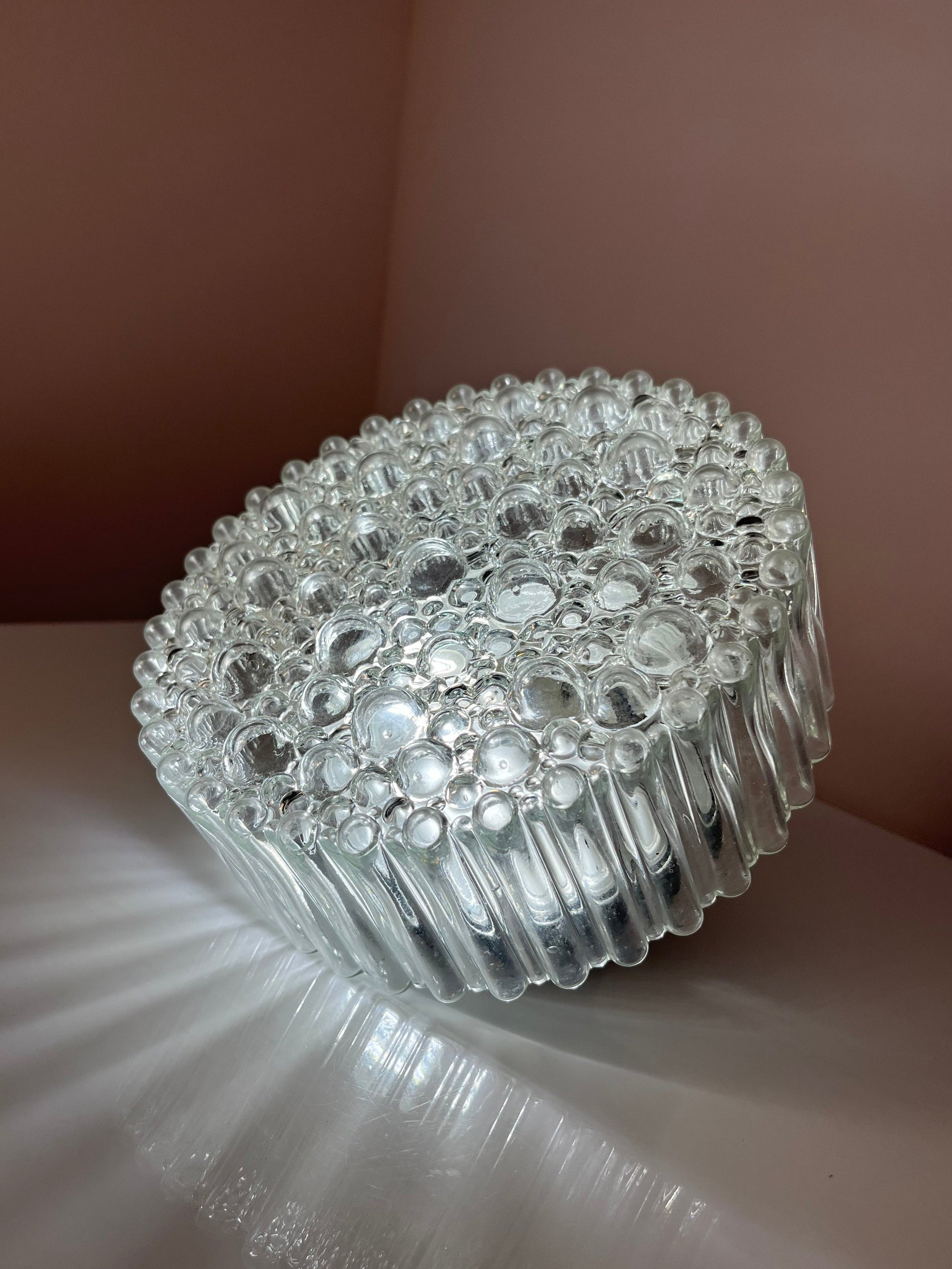 Vintage Wand- und Deckenlampe Kristallglas mit schwarzem Sockel von STAFF