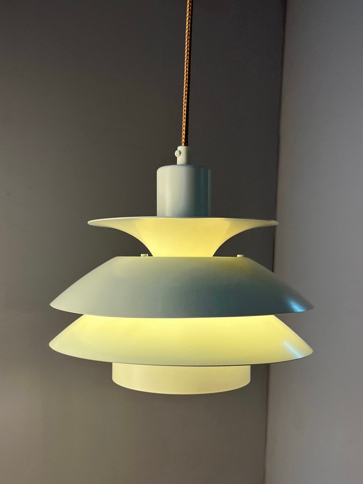 Vintage Lamellenlampe Modell 744 Weiß für Top Lamper E14