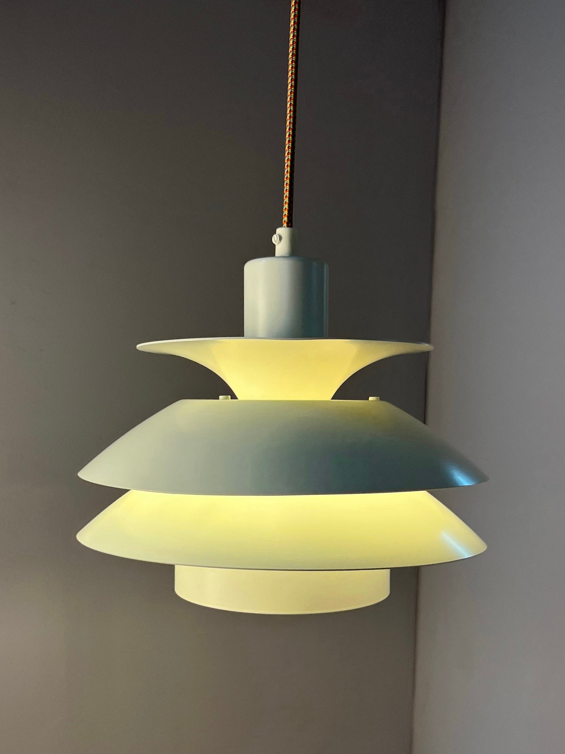 Vintage Lamellenlampe Modell 744 Weiß für Top Lamper E14