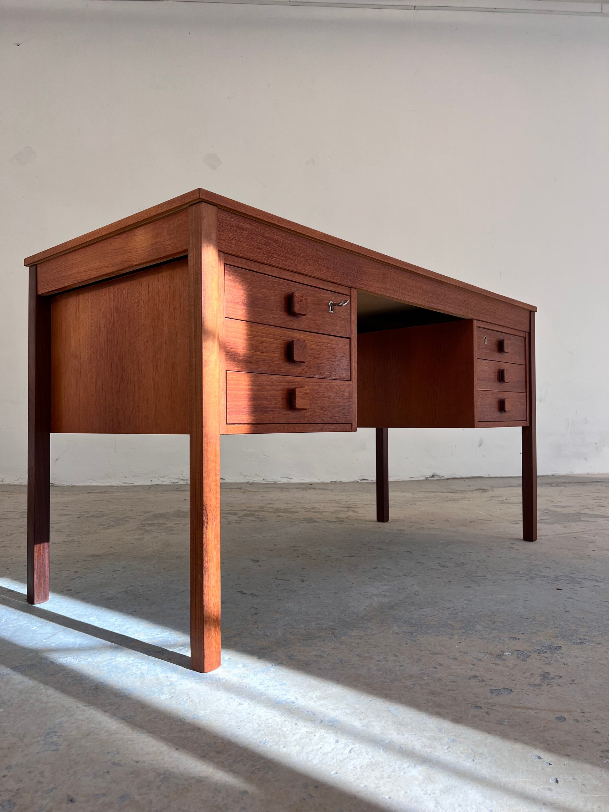 Vintage Schreibtisch von Domino Møbler Teak