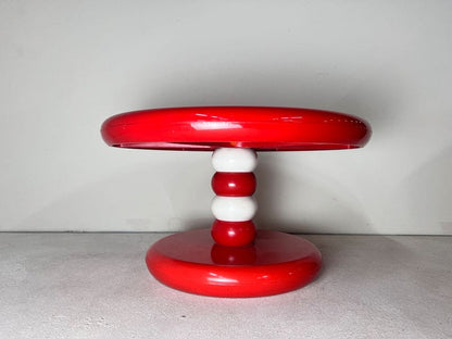 Table basse ronde en plastique rouge et blanc par Peter Ghyczy