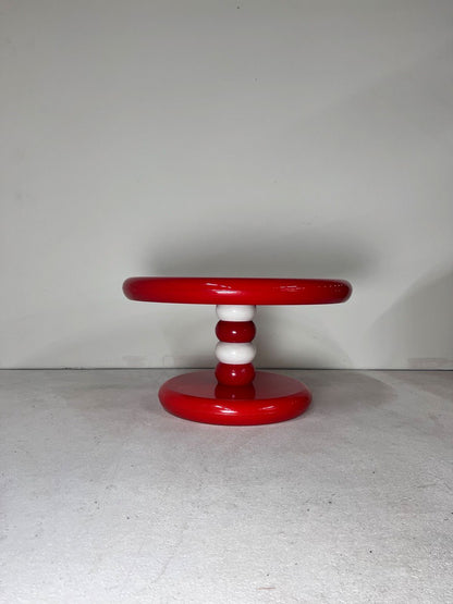 Table basse ronde en plastique rouge et blanc par Peter Ghyczy