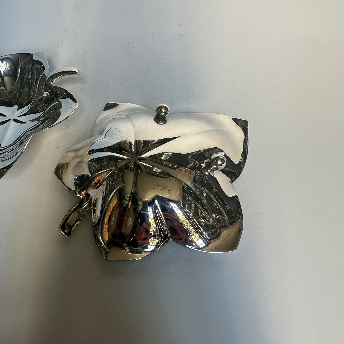 Bol vintage en argent en forme de feuille modèle 23159 par Tiffany &amp; Co. Lot de 2 en argent