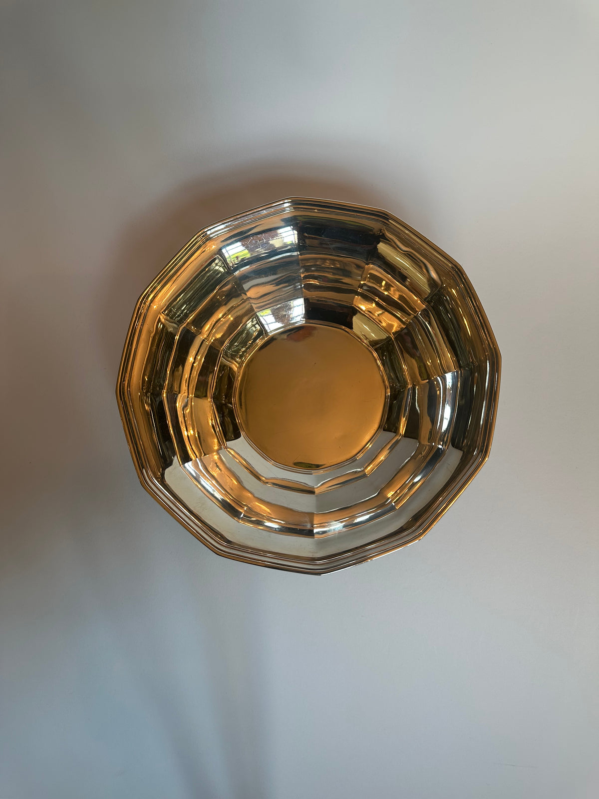 Bol rond vintage en argent de Tiffany & Co. avec miroir lisse et bord en ruban