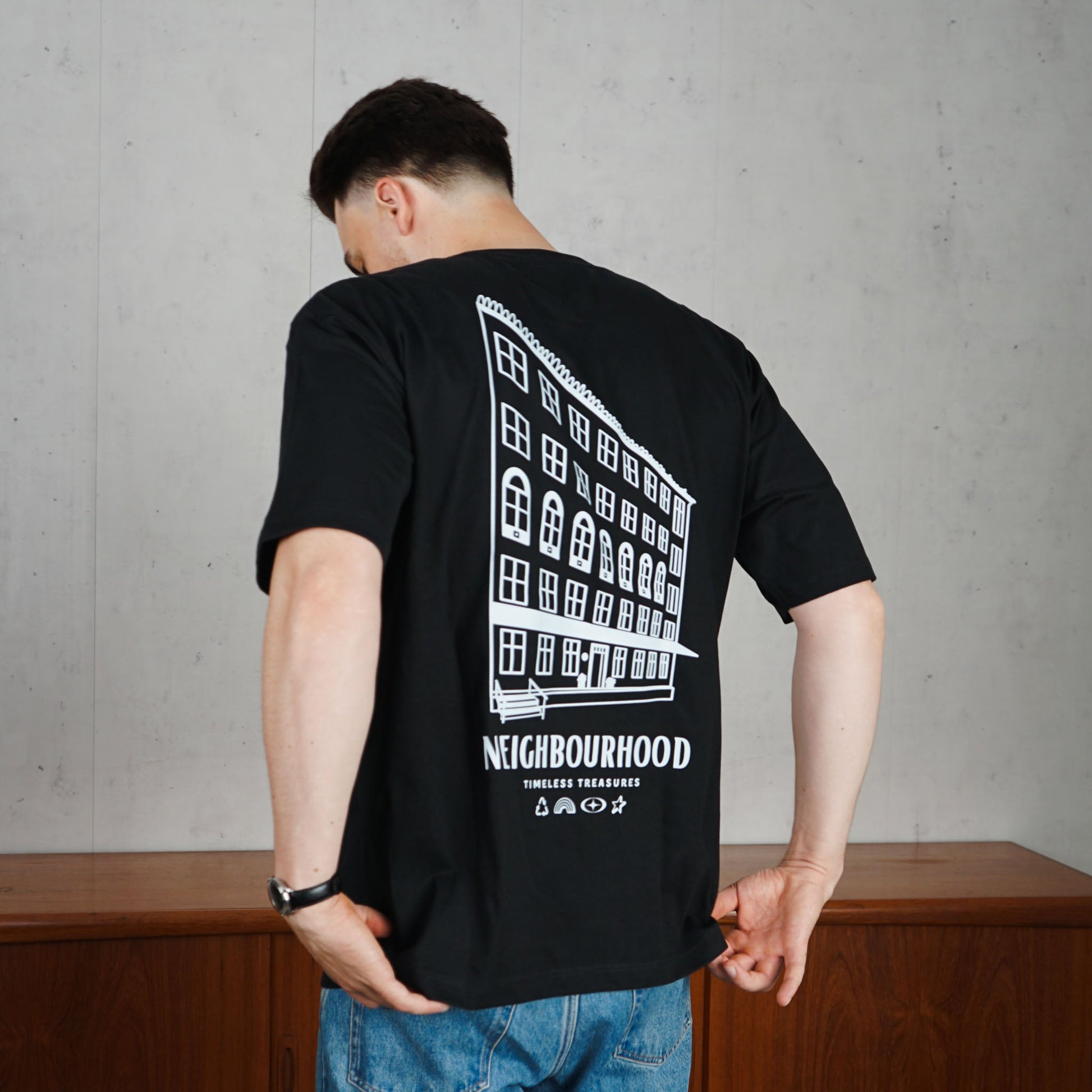 Vintage T-Shirt "Neighbourhood" Oversized von Stickmacher