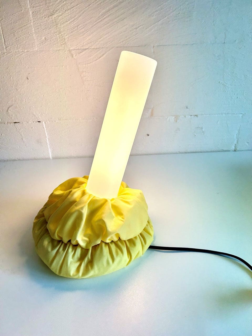 Lampe de table vintage Cloche da tavola de Sirrah blanche, jaune
