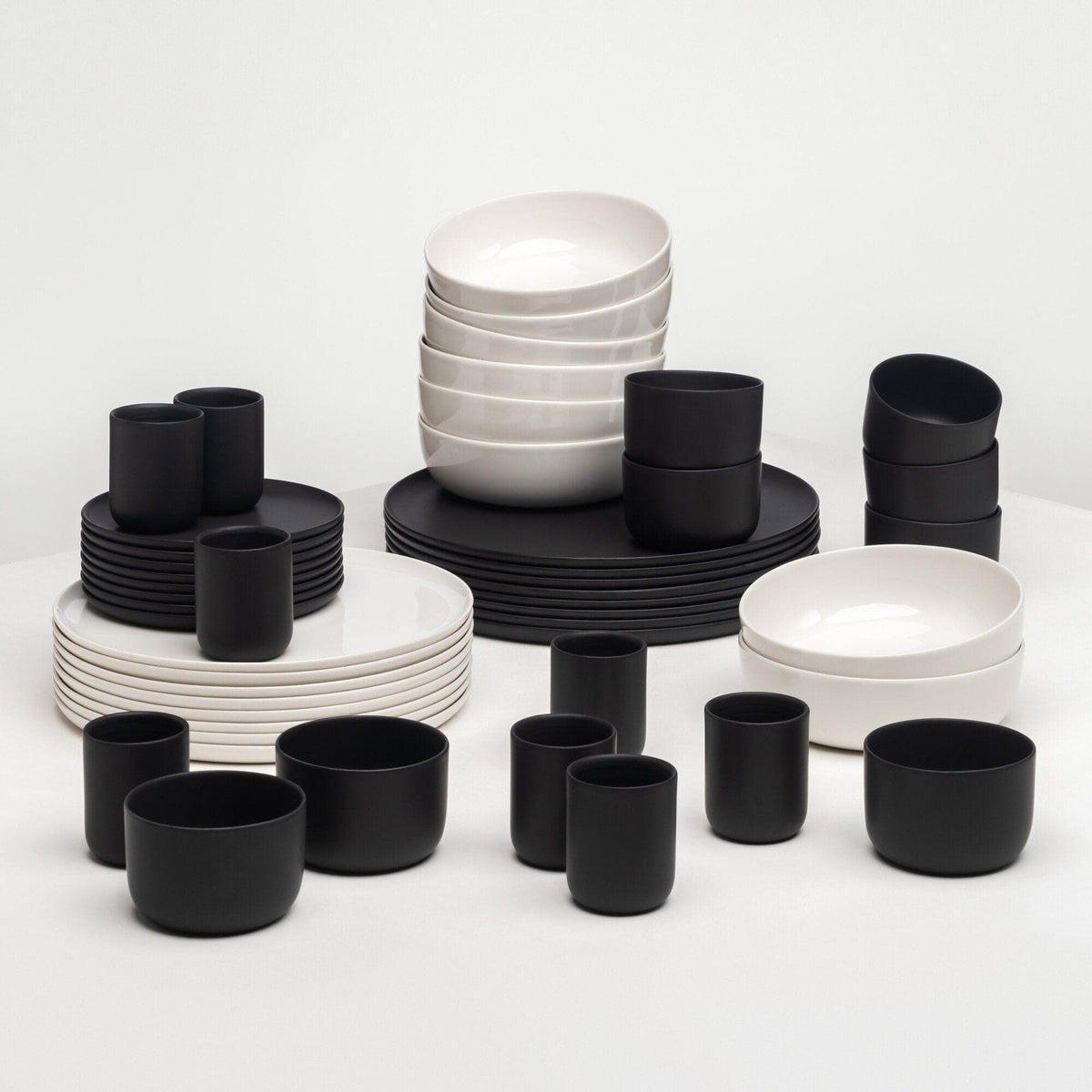 nouveau set de divertissement KAYA H de MAOMI noir et blanc