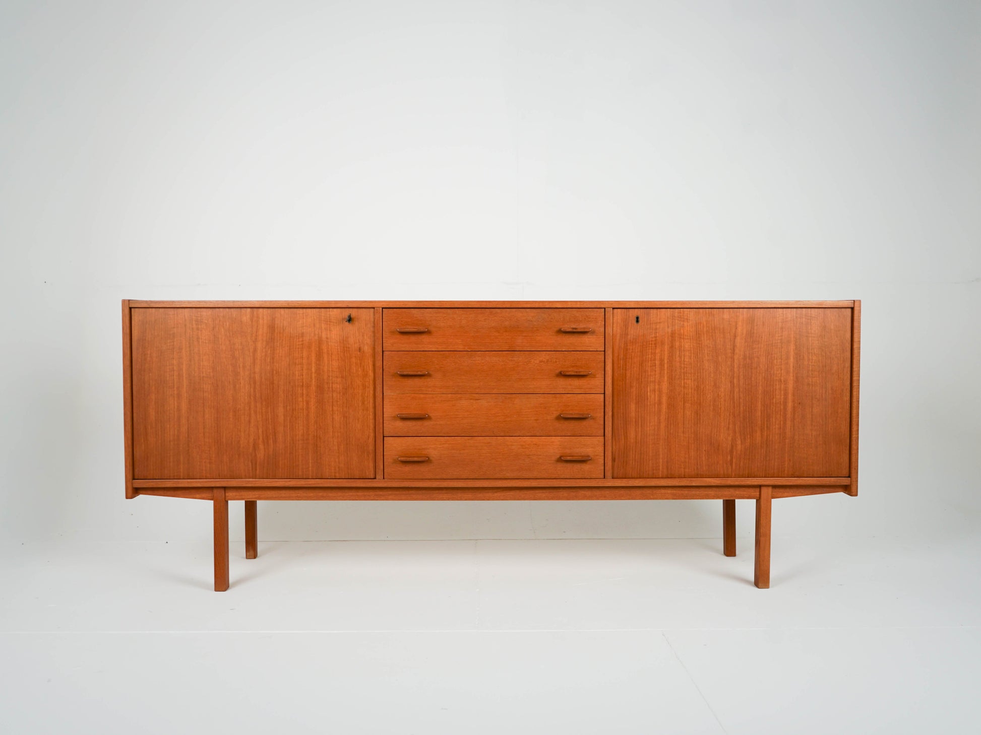 Vintage Sideboard aus Teak, Mid-Century