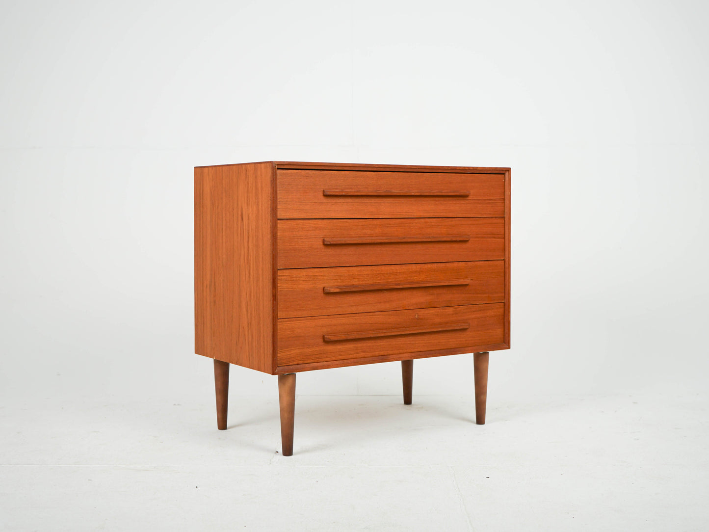 Vintage Teak Kommode