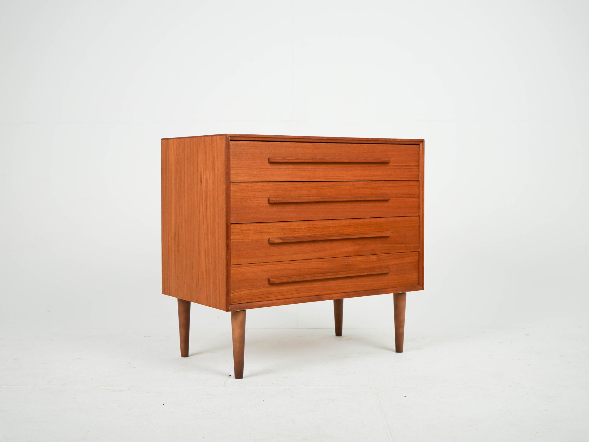 Vintage Teak Kommode
