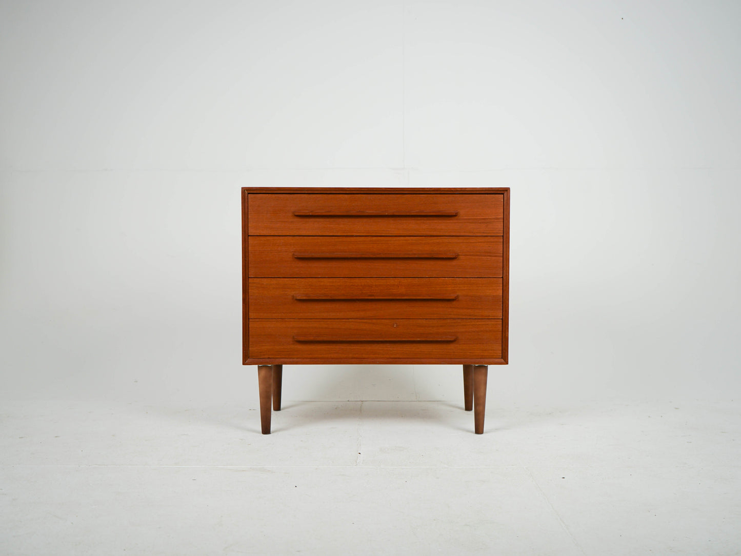 Vintage Teak Kommode