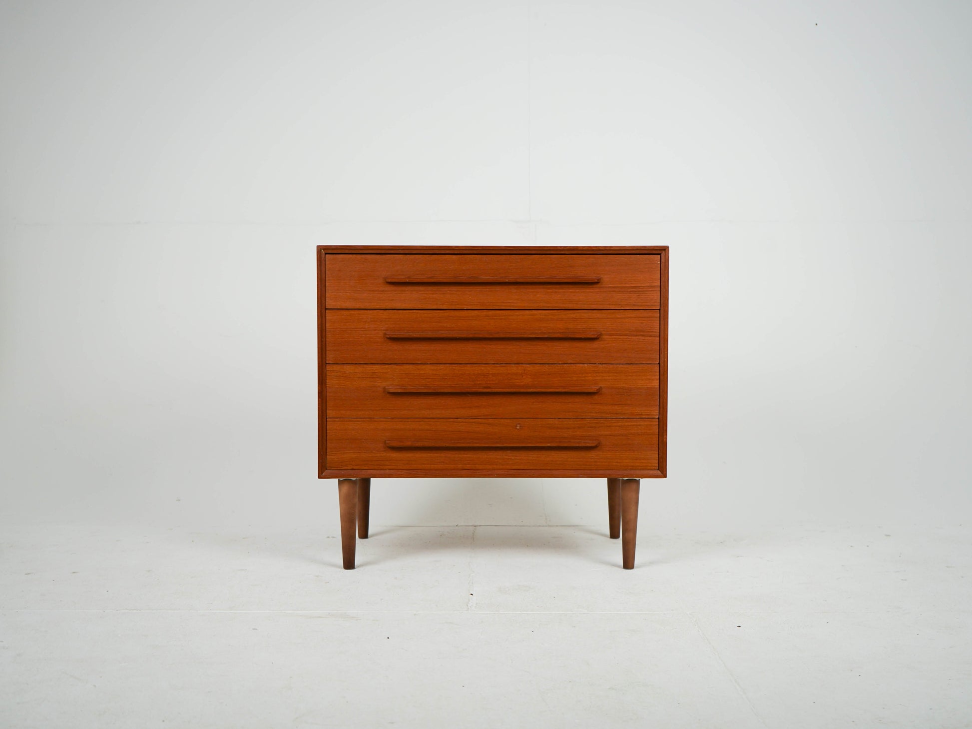 Vintage Teak Kommode