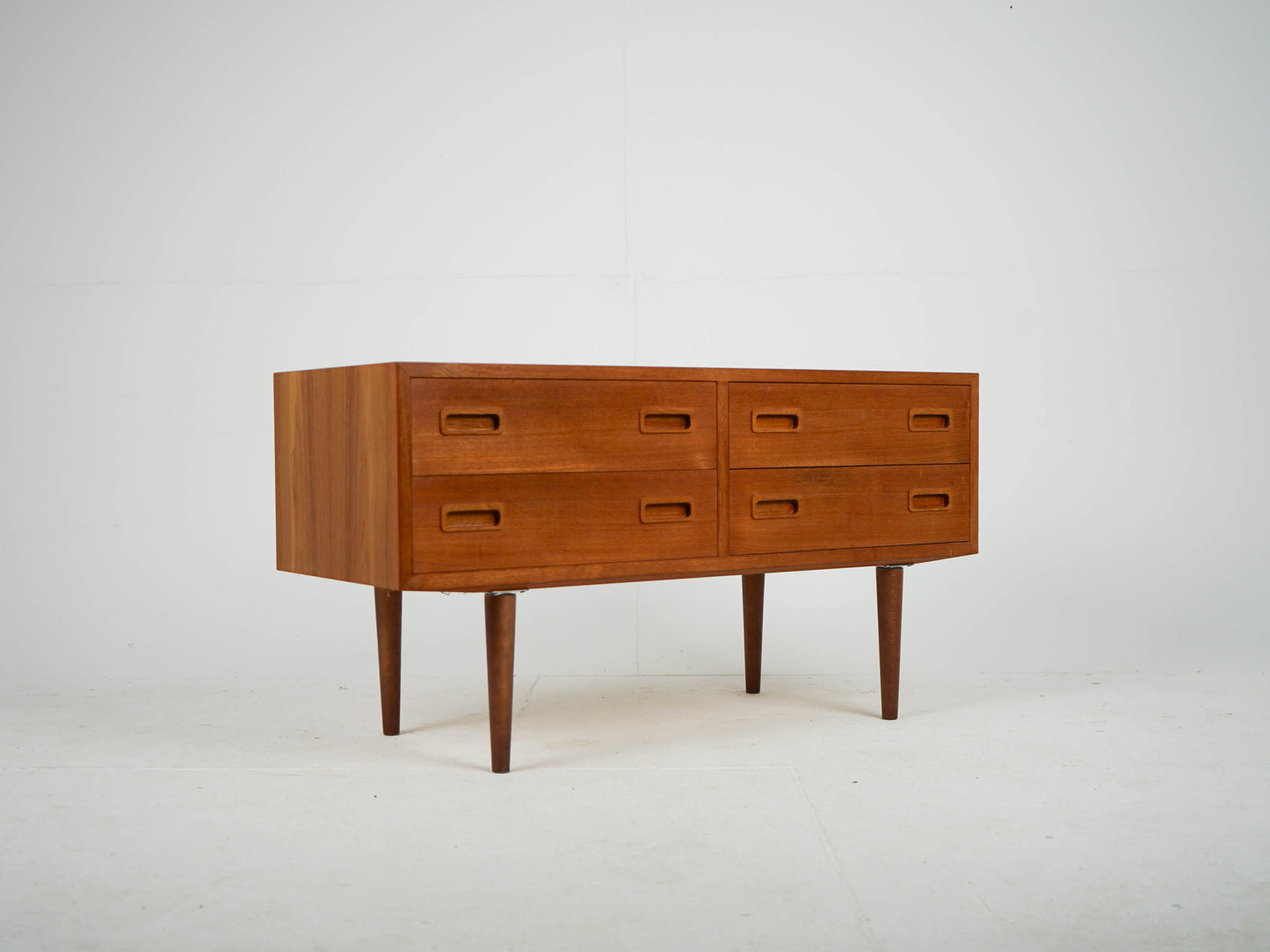 Vintage Teak Kommode von Poul Hundevad