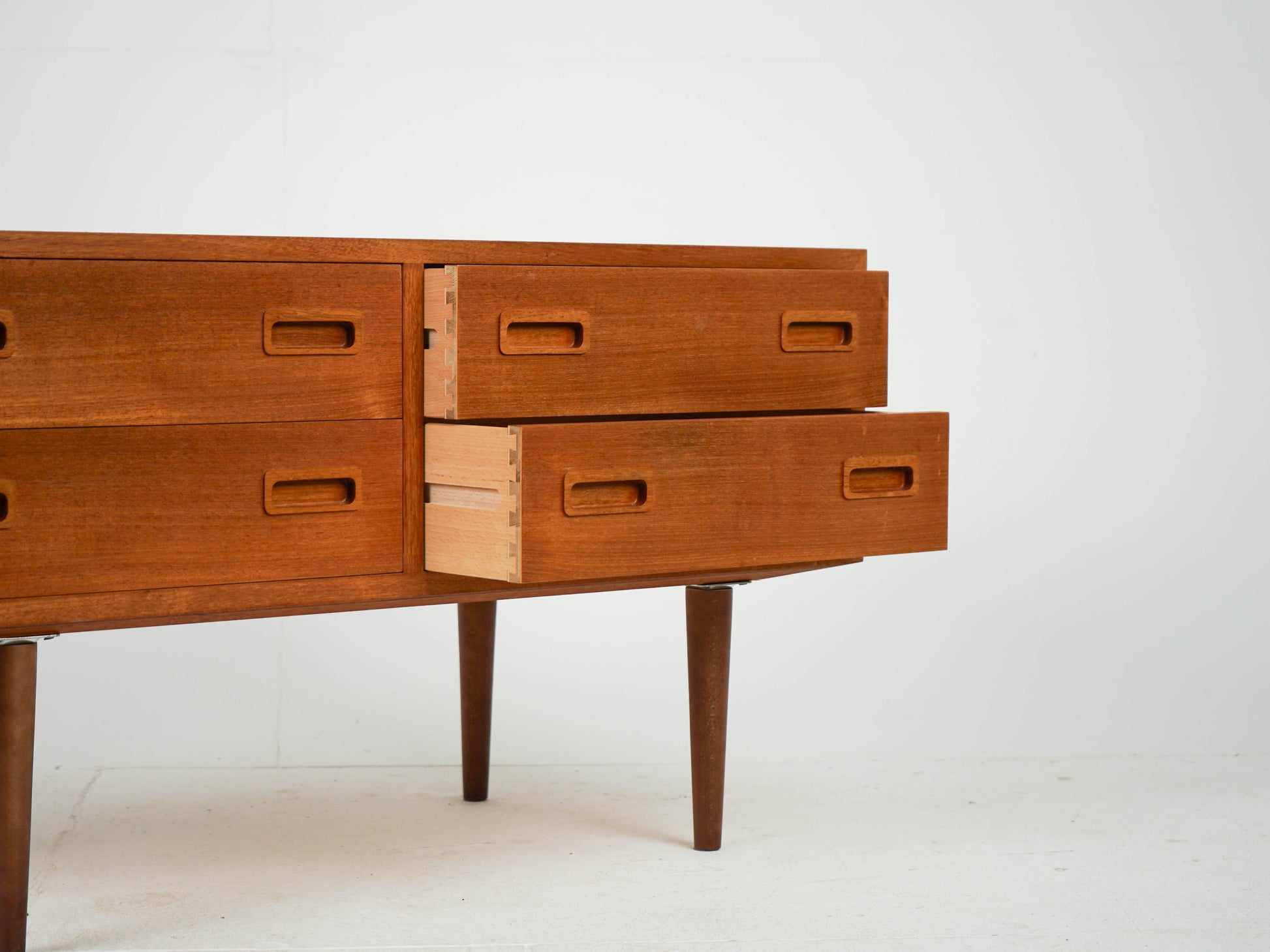 Vintage Teak Kommode von Poul Hundevad
