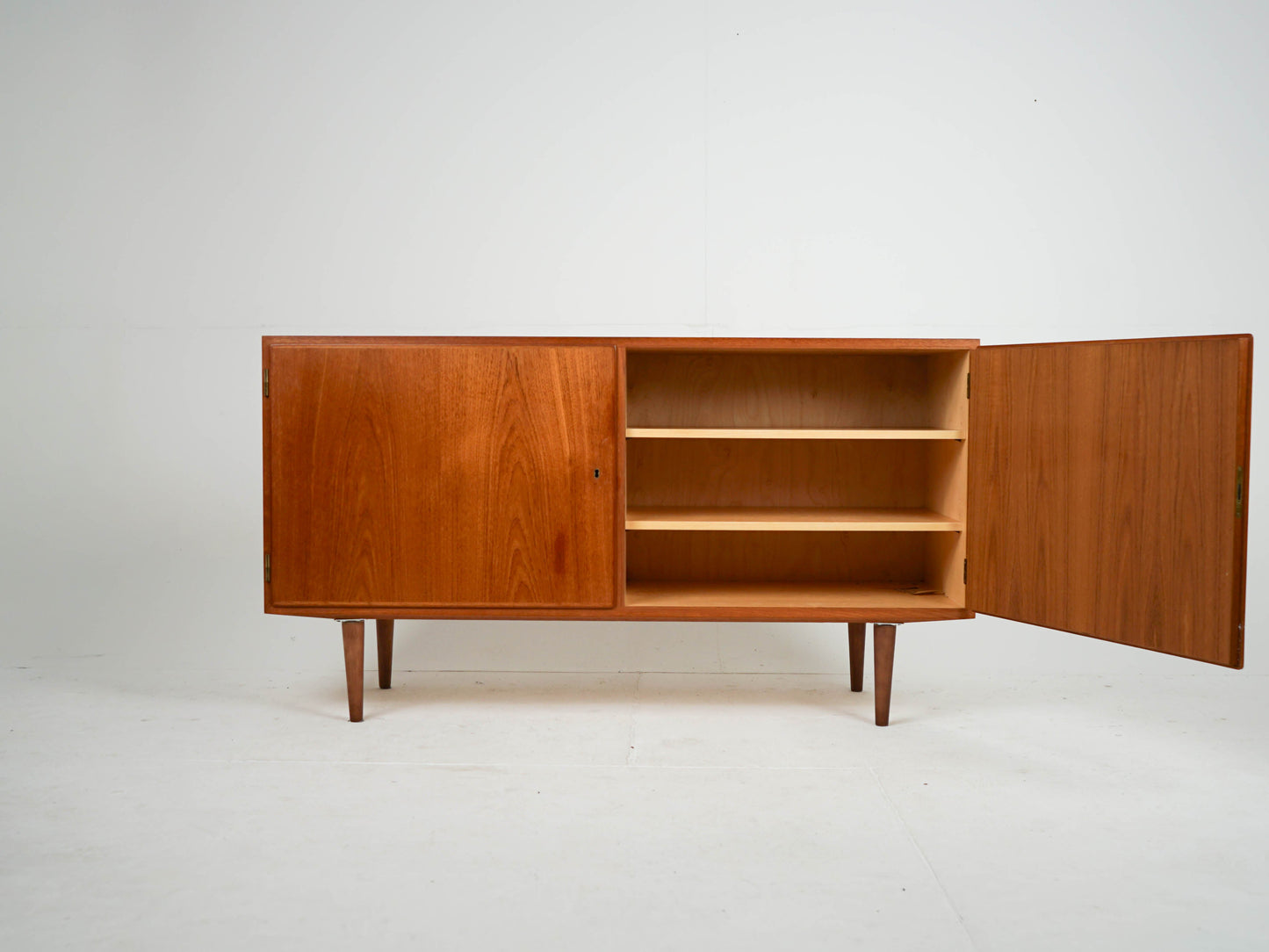 Vintage Teak Sideboard von Poul Hundevad