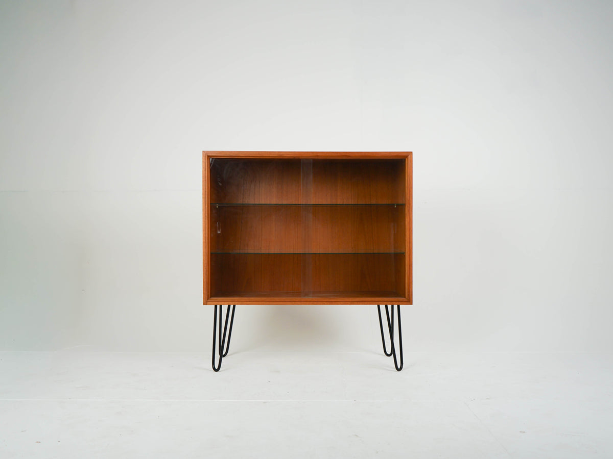 Vintage Vitrine aus Teakholz mit Bar, Mid-Century Modern