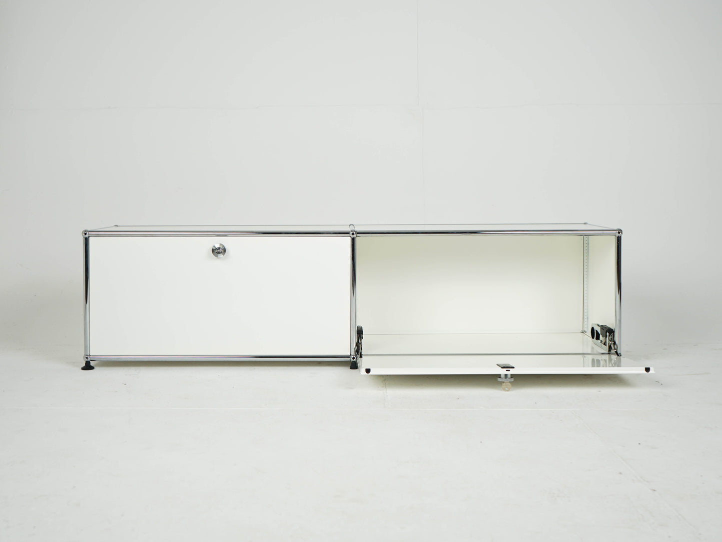 Vintage Sideboard USM Haller Reinweiß für USM Haller