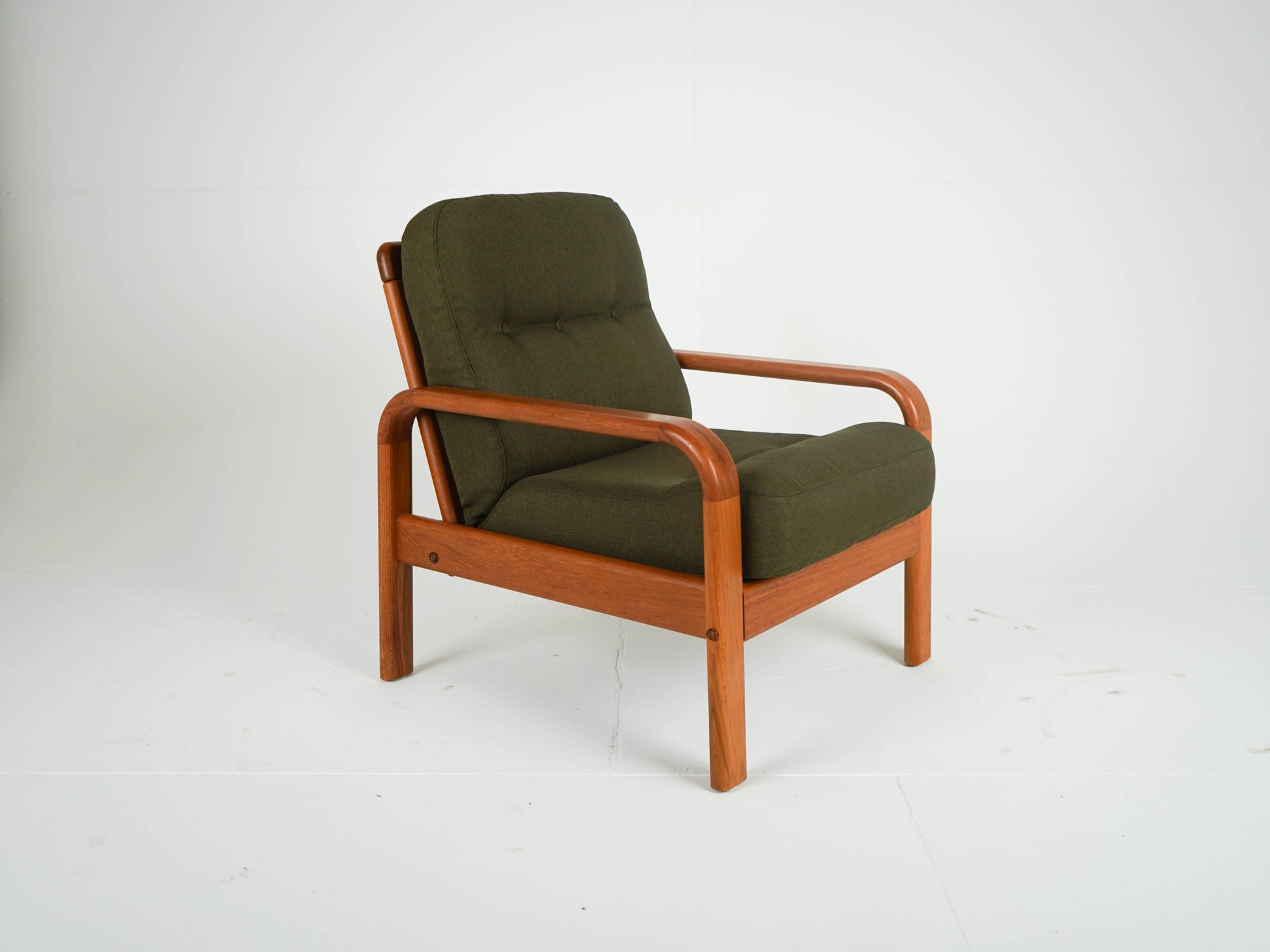 Vintage Sessel Teak mit neuem grünen Bezug