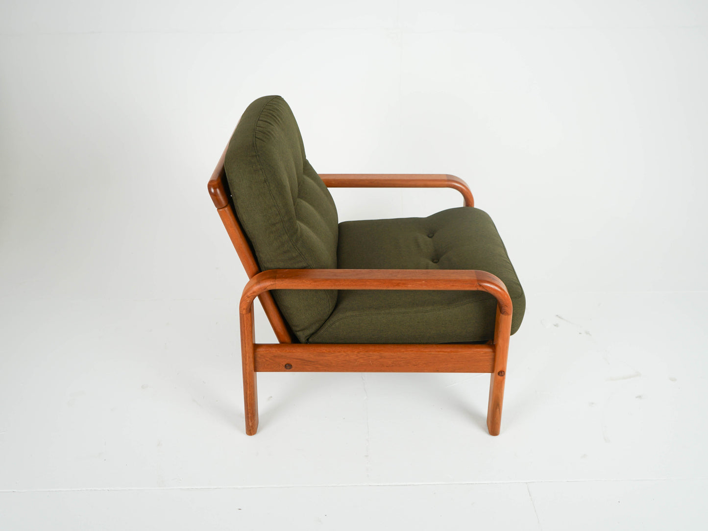 Vintage Sessel Teak mit neuem grünen Bezug