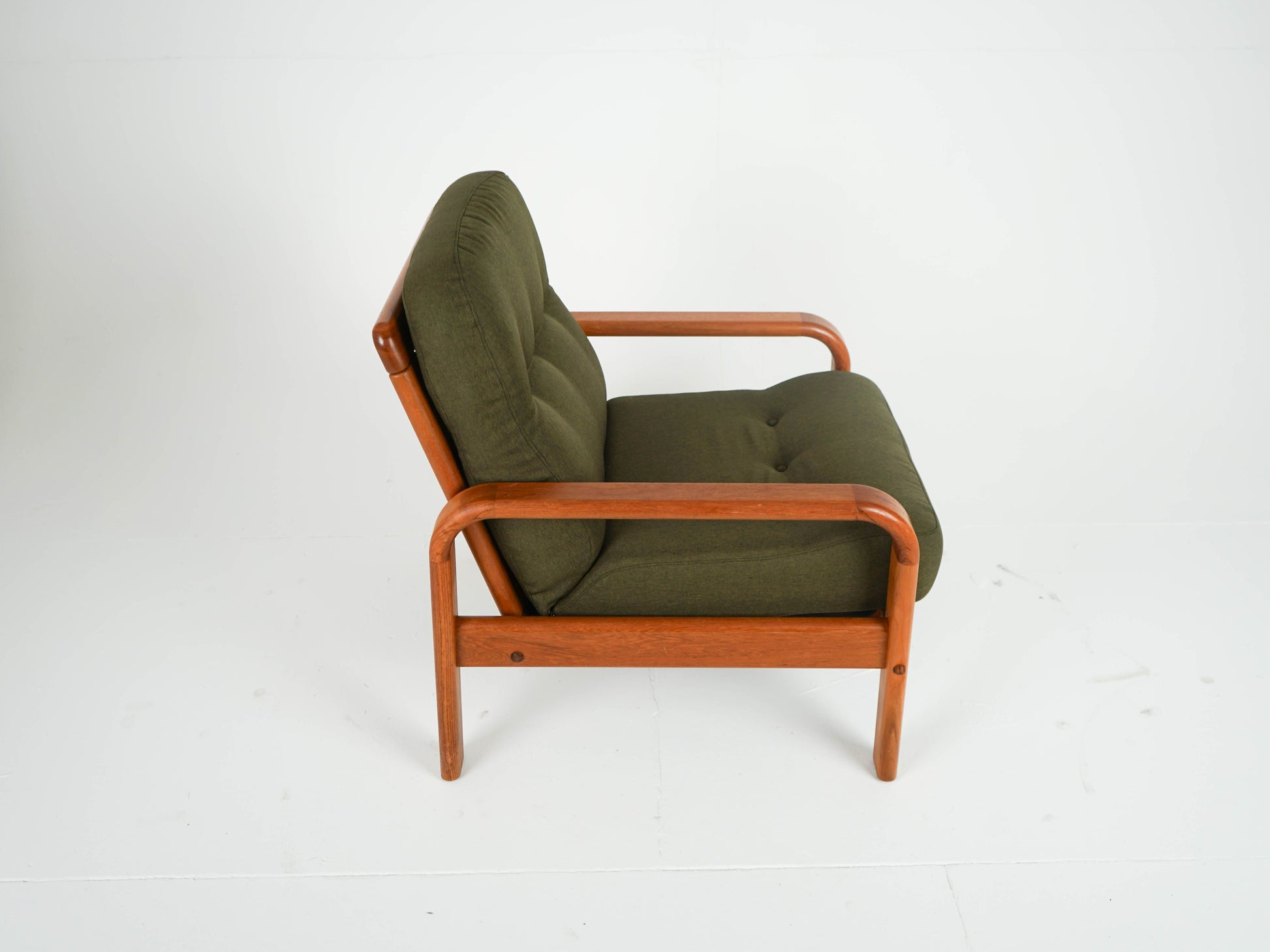 Vintage Sessel Teak mit neuem grünen Bezug