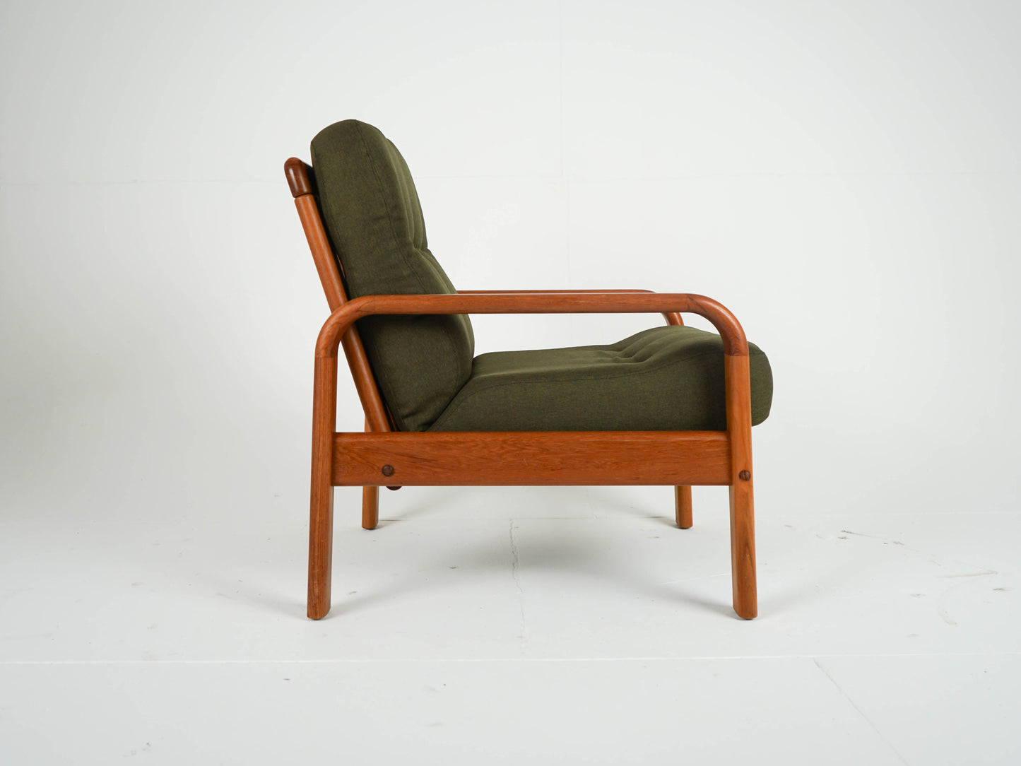 Vintage Sessel Teak mit neuem grünen Bezug