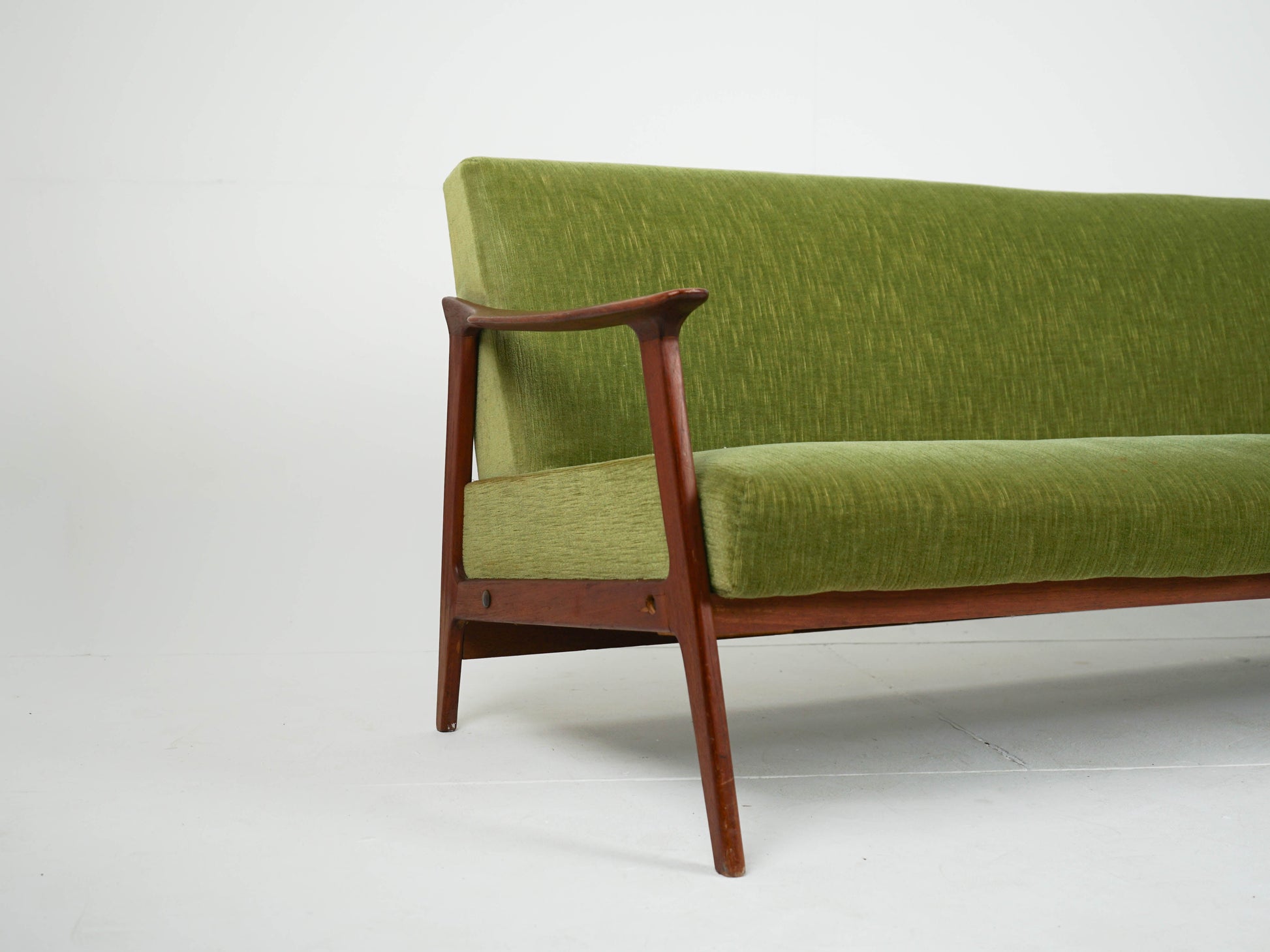 Vintage Tagesbett Sofa Teak grün Samtbezug