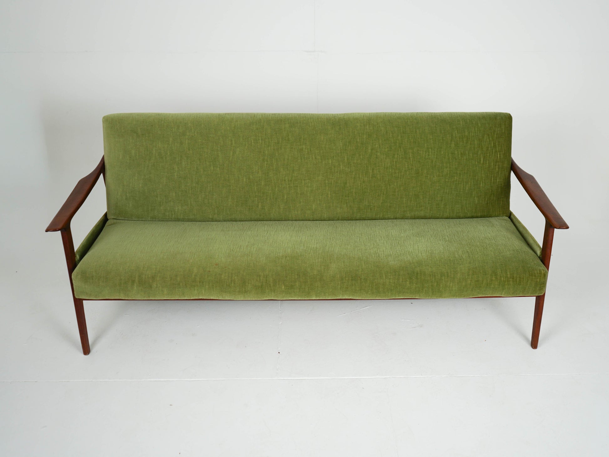 Vintage Tagesbett Sofa Teak grün Samtbezug