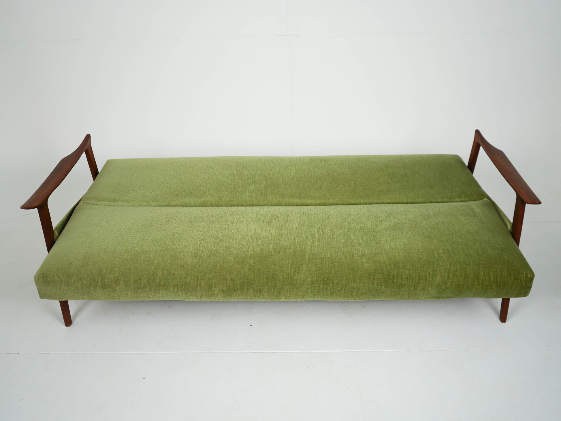 Vintage Tagesbett Sofa Teak grün Samtbezug